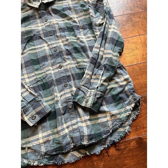 Free People Womens Plaid Shirt Size L Blue Shaped Frayed Hem Pockets Button Up - Picture 2 of 7